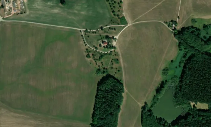 Kostel svatého Petra a Pavla (Brtev) – letecký pohled