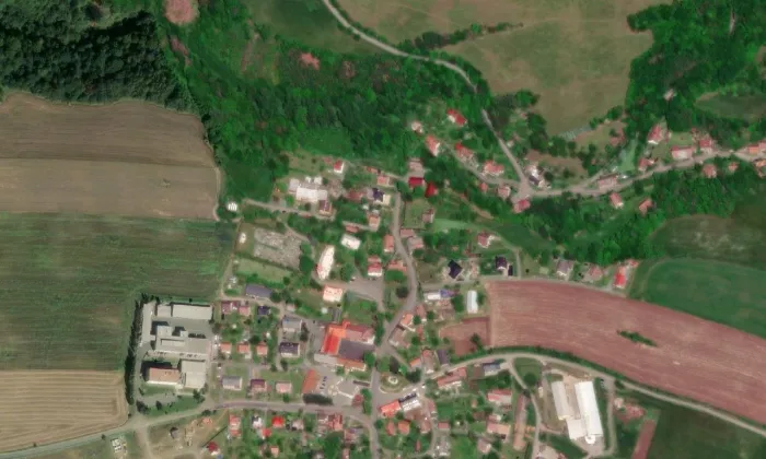 Kostel svatého Petra a Pavla (Dobré) – letecký pohled