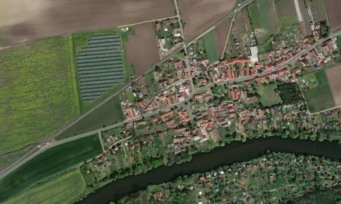 Kostel svatého Petra a Pavla (Dubany) – letecký pohled