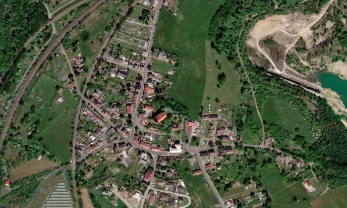 Kostel svatého Petra a Pavla (Jeníkov) – letecký pohled