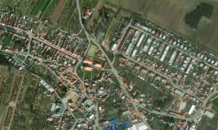 kostel svatého Petra a Pavla (Miroslav) – letecký pohled