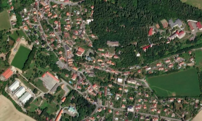 Kostel svatého Petra a Pavla (Slapy) – letecký pohled