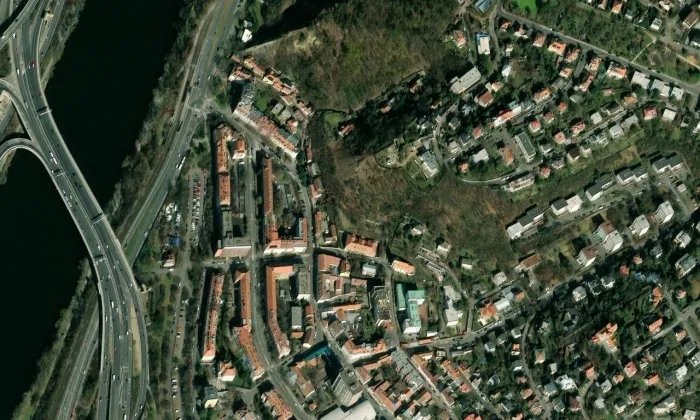 Kostel svatého Prokopa (Braník) – letecký pohled