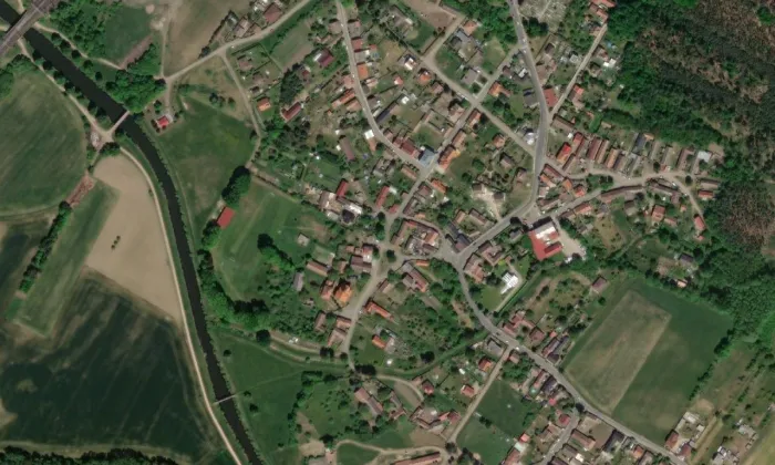 Kostel svatého Prokopa s farou – letecký pohled