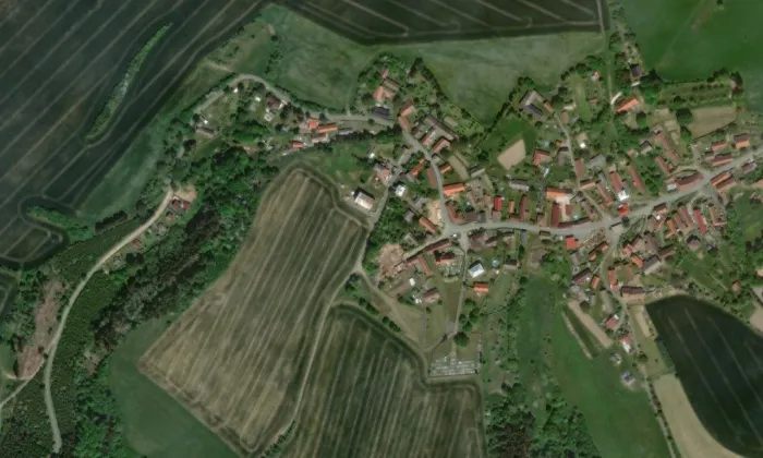 Kostel svatého Václava (Chřenovice) – letecký pohled