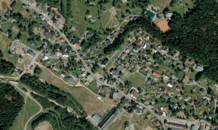 Kostel svatého Václava (Harrachov) – letecký pohled