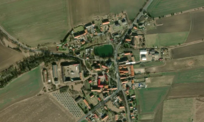 Kostel svatého Václava (Radíčeves) – letecký pohled