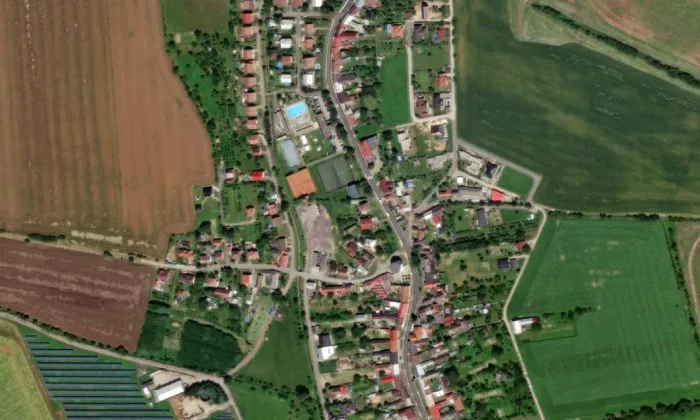 Kostel svatého Václava (Sazovice) – letecký pohled