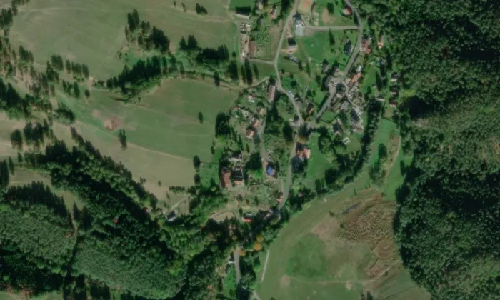 Kostel svatého Václava (Srbská Kamenice) – letecký pohled