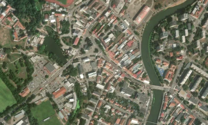 Kostel svatého Václava v Břeclavi – letecký pohled