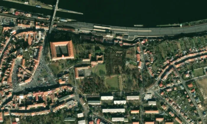 kostel svatého Václava v Roudnici nad Labem – letecký pohled