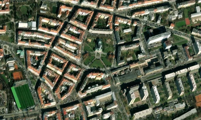 Kostel svatého Václava ve Vršovicích – letecký pohled