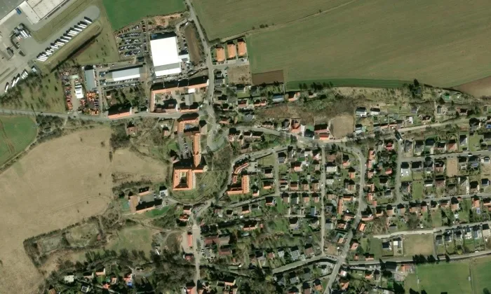 Kostel svatého Víta (Tuchoměřice) – letecký pohled