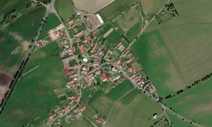 Kostel svatého Vavřince (Křivice) – letecký pohled