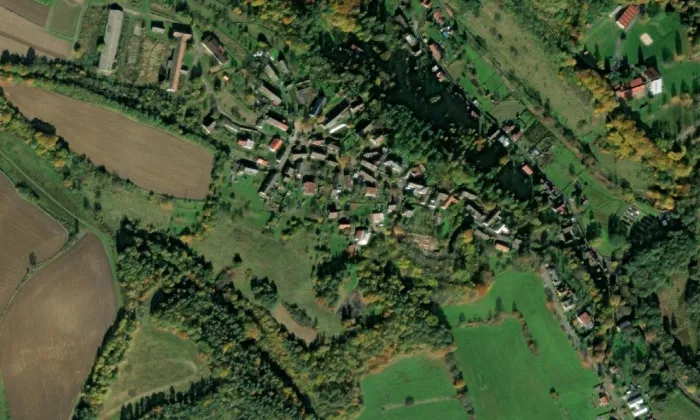 Kostel svatého Vavřince (Mukařov) – letecký pohled