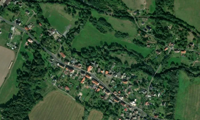 Kostel svatého Vavřince v Jezvém – letecký pohled