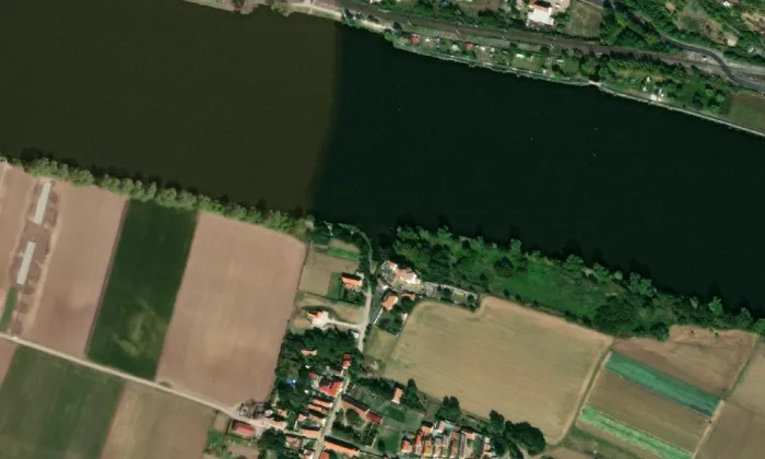 Kostel svatého Vojtěcha (Počaply) – letecký pohled