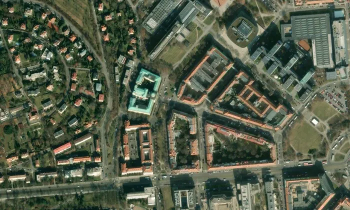 Kostel svatého Vojtěcha v Dejvicích – letecký pohled