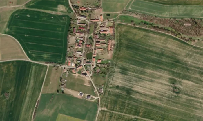 Kostel svatého Zikmunda (Velká Hraštice) – letecký pohled