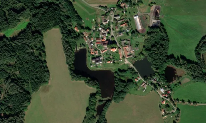Kostel Umučení svatého Jana Křtitele (Žumberk) – letecký pohled