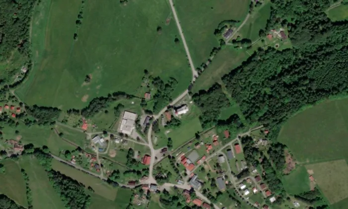 Kostel Všech svatých (Sedloňov) – letecký pohled