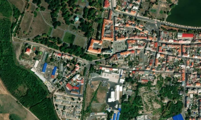 Kostel Zvěstování Panny Marie v Duchcově – letecký pohled