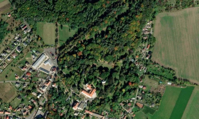 Labyrintárium v Loučeni – letecký pohled