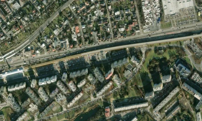 most metra Rajská zahrada-Černý Most – letecký pohled