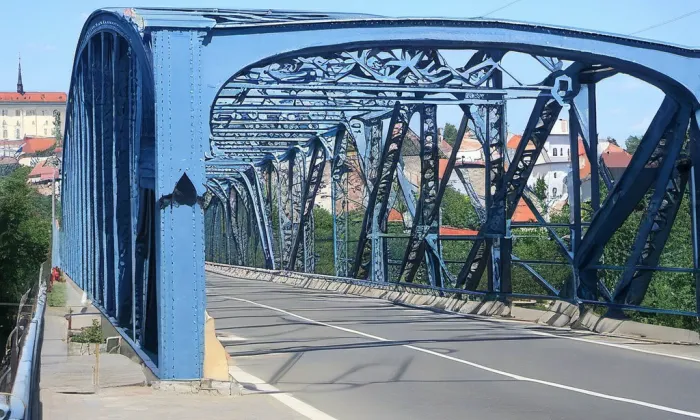 most přes vršovické seřaďovací nádraží – historical