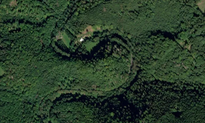 Nový hrad (Skuhrov nad Bělou) – letecký pohled