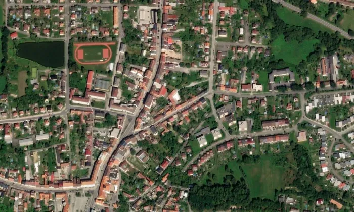 Nová synagoga v Milevsku – letecký pohled