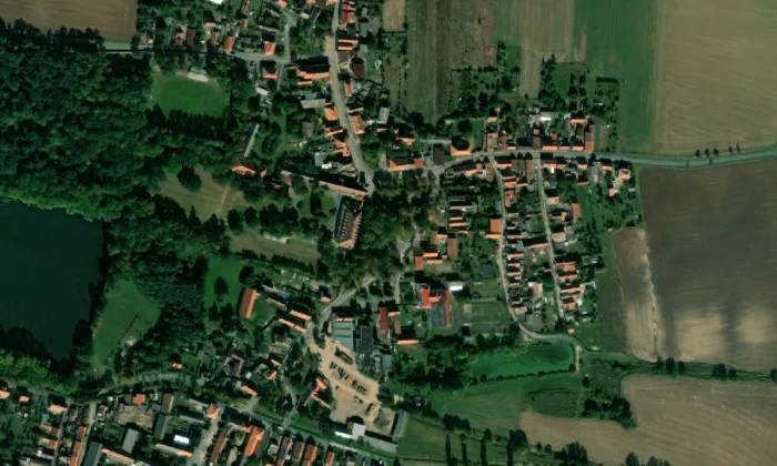 Starý a Nový zámek Kolešovice – letecký pohled