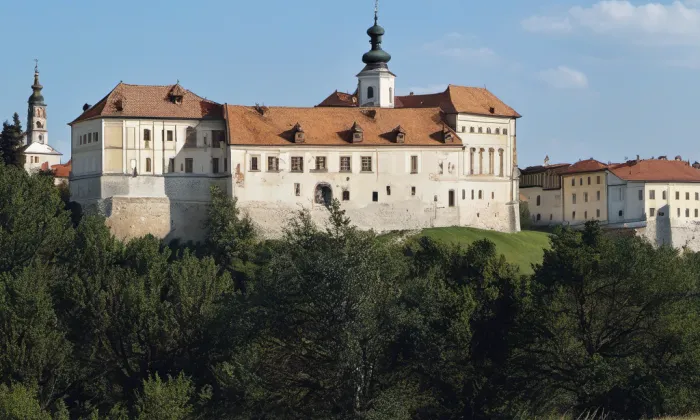 Starý zámek Jevišovice – historical