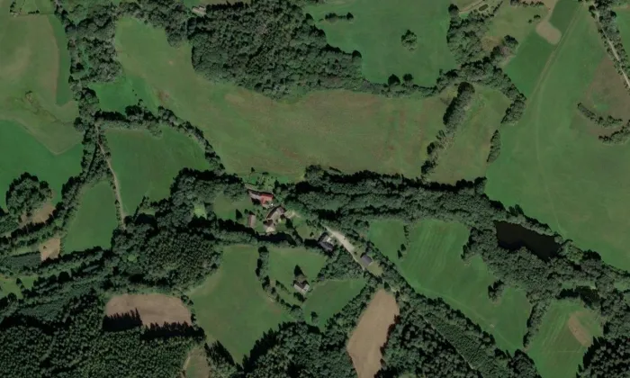 Vodní mlýn Hoslovice – letecký pohled