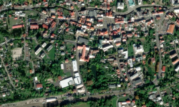 Zámek Česká Kamenice – letecký pohled