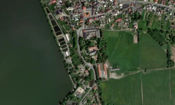 Zámek Dolní Benešov – letecký pohled