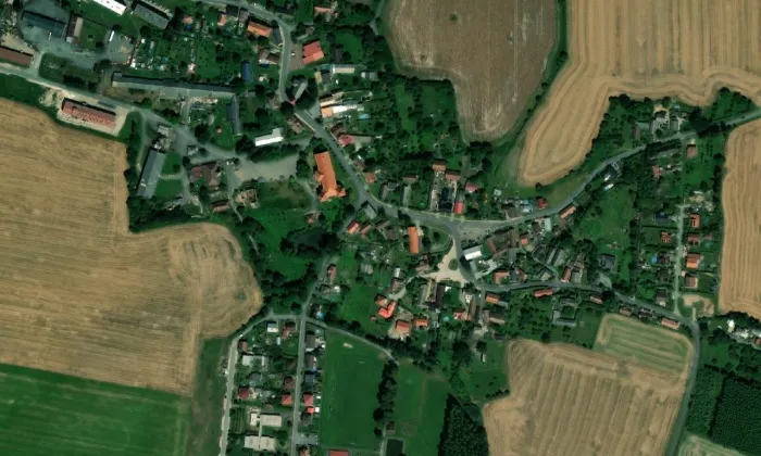 zámek Hořiněves – letecký pohled