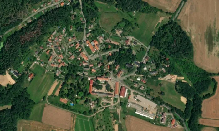 Zámek Lobeč – letecký pohled