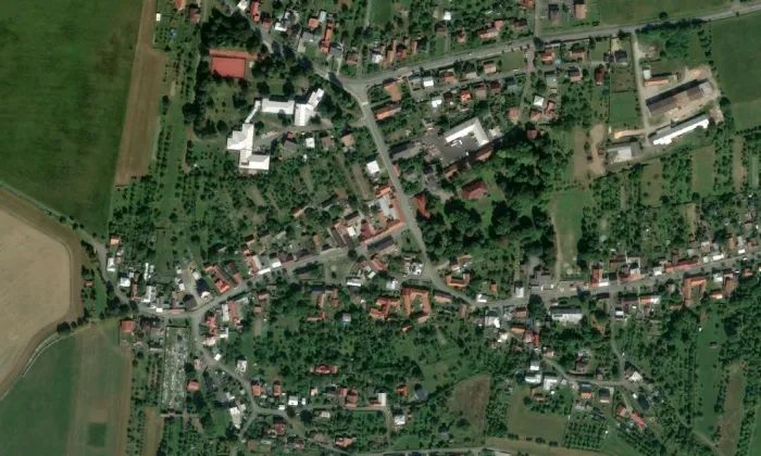 Zámek Loučka – letecký pohled