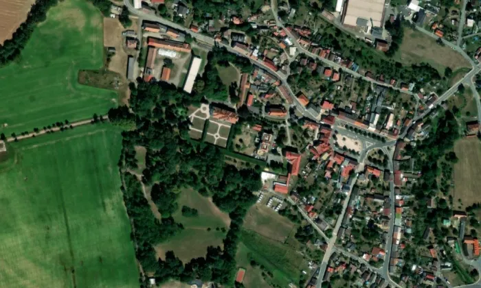 Zámek Miletín – letecký pohled