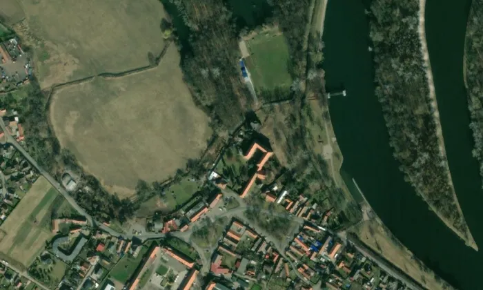 zámek Obříství – letecký pohled