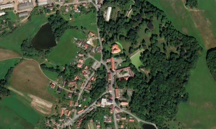 zámek Vrchotovy Janovice – letecký pohled