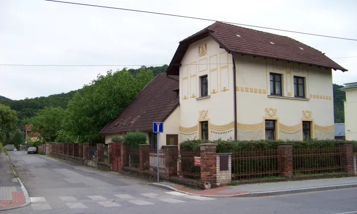 Adamova výklenková kaplička