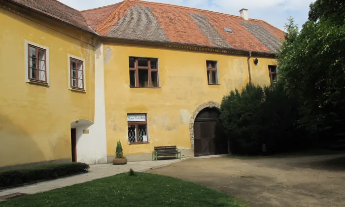 Panenský Týnec