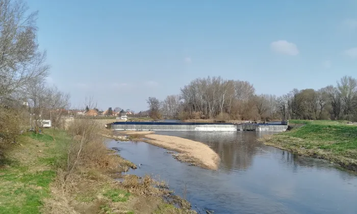 Zámek Cvrčovice