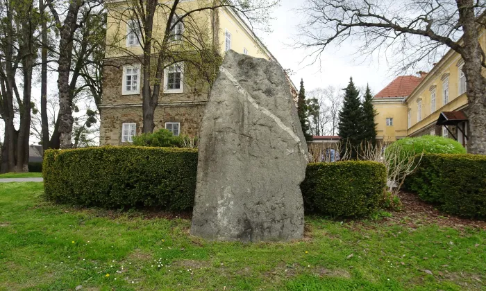 Zámek Dolní Benešov