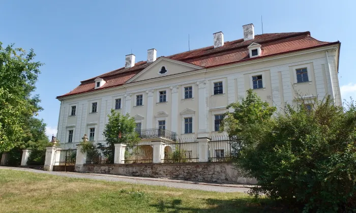 Zámek Tulešice