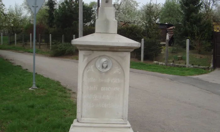zámek Lesní Hluboké