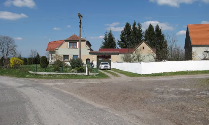 Kostel Nanebevzetí Panny Marie (Modrá Hůrka)