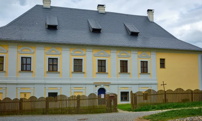 Kostel Nanebevzetí Panny Marie (Planá)